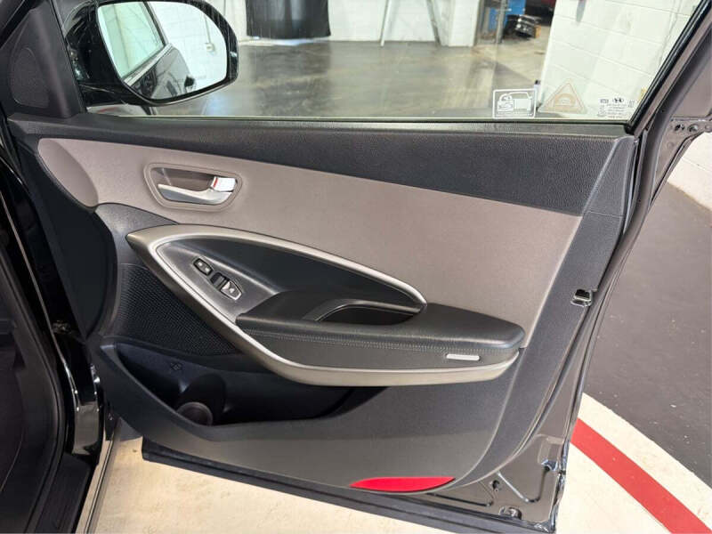 2017 Hyundai Santa Fe SE
