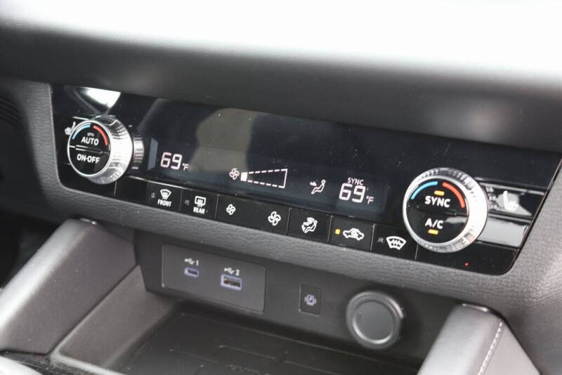 2025 Mitsubishi Outlander PHEV SE