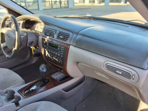 2006 Ford Taurus SEL