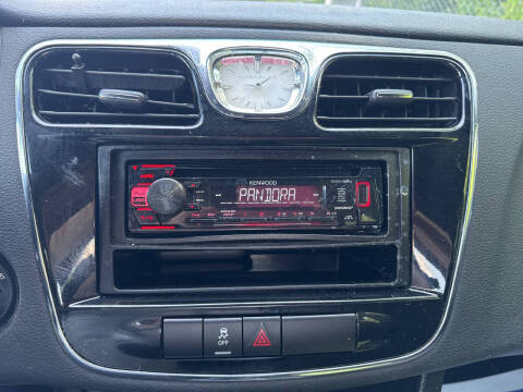 2013 Chrysler 200 LX