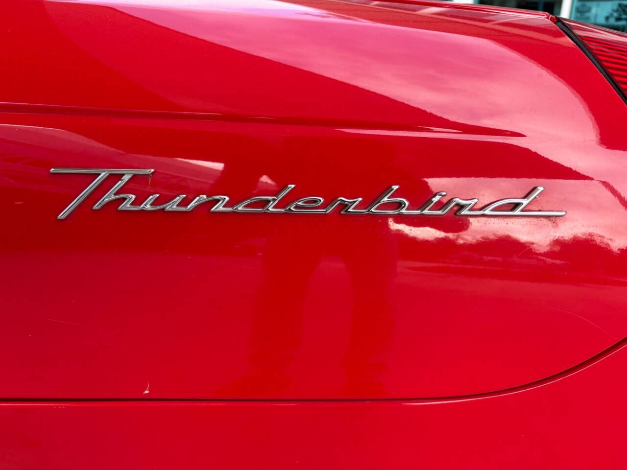 2005 Ford Thunderbird 31