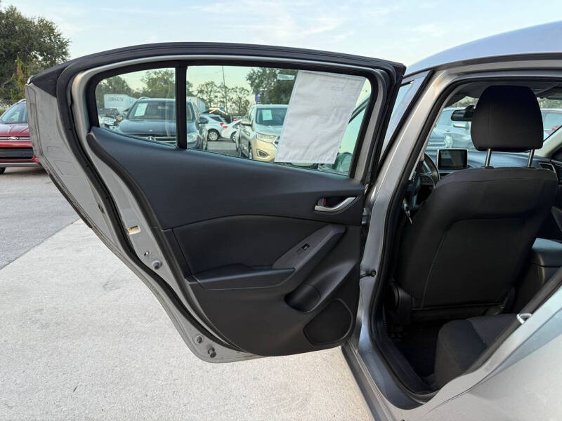 2015 Mazda MAZDA3 i Sport