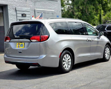 2017 Chrysler Pacifica Touring-L