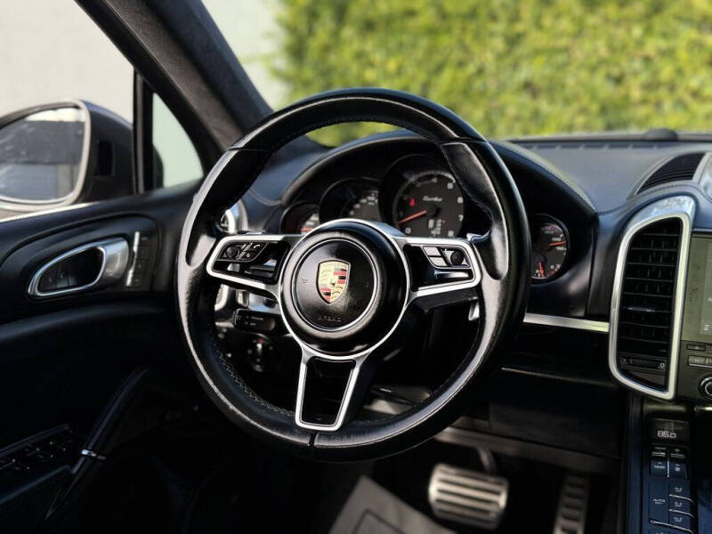 2017 Porsche Cayenne Turbo