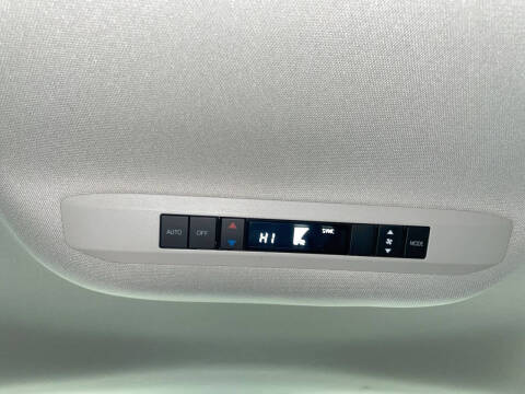 2023 Toyota Sienna LE 8-Passenger