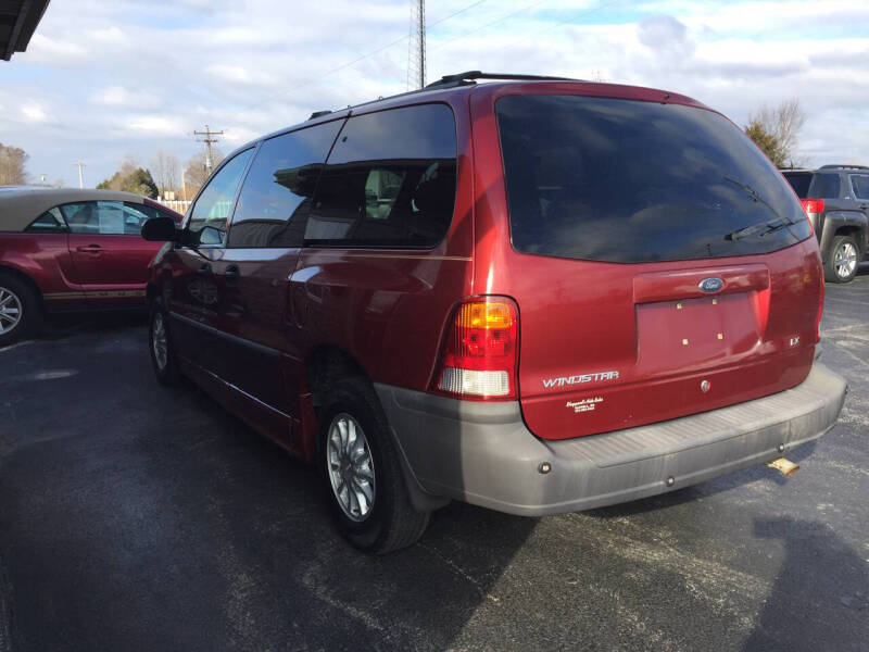 1999 Ford Windstar LX photo 10