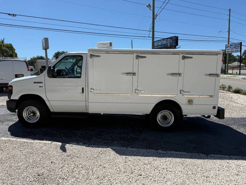 2013 Ford E-Series E-350 SD