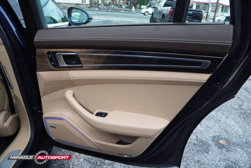 2017 Porsche Panamera 4S