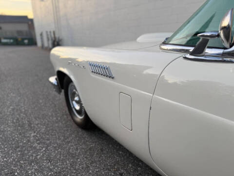 1957 Ford Thunderbird