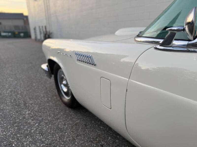 1957 Ford Thunderbird