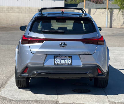 2024 Lexus UX 250h F SPORT Design