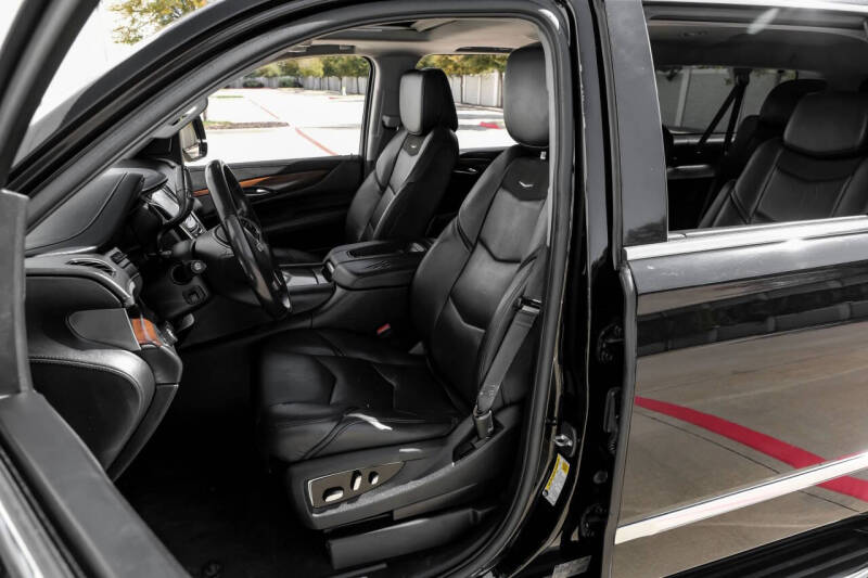 2016 Cadillac Escalade ESV Luxury Collection