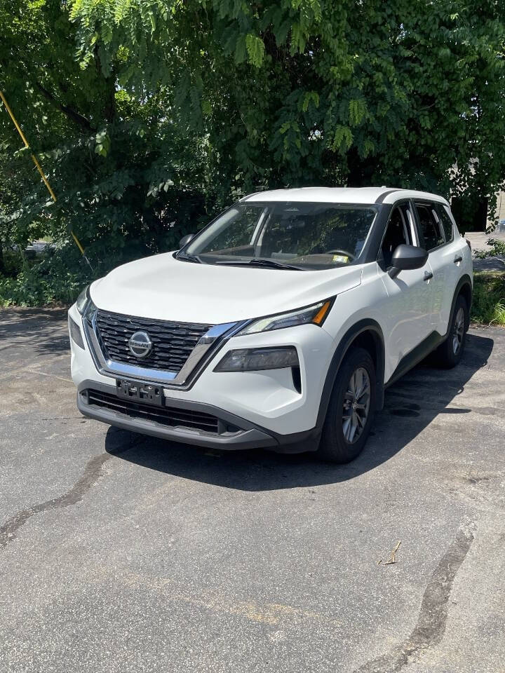 View vehicle photo 2