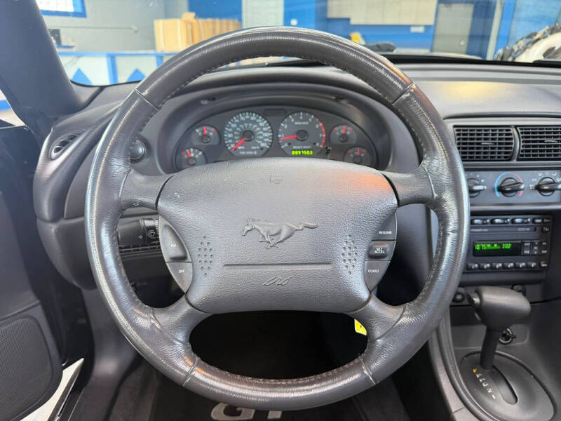 2002 Ford Mustang GT Deluxe