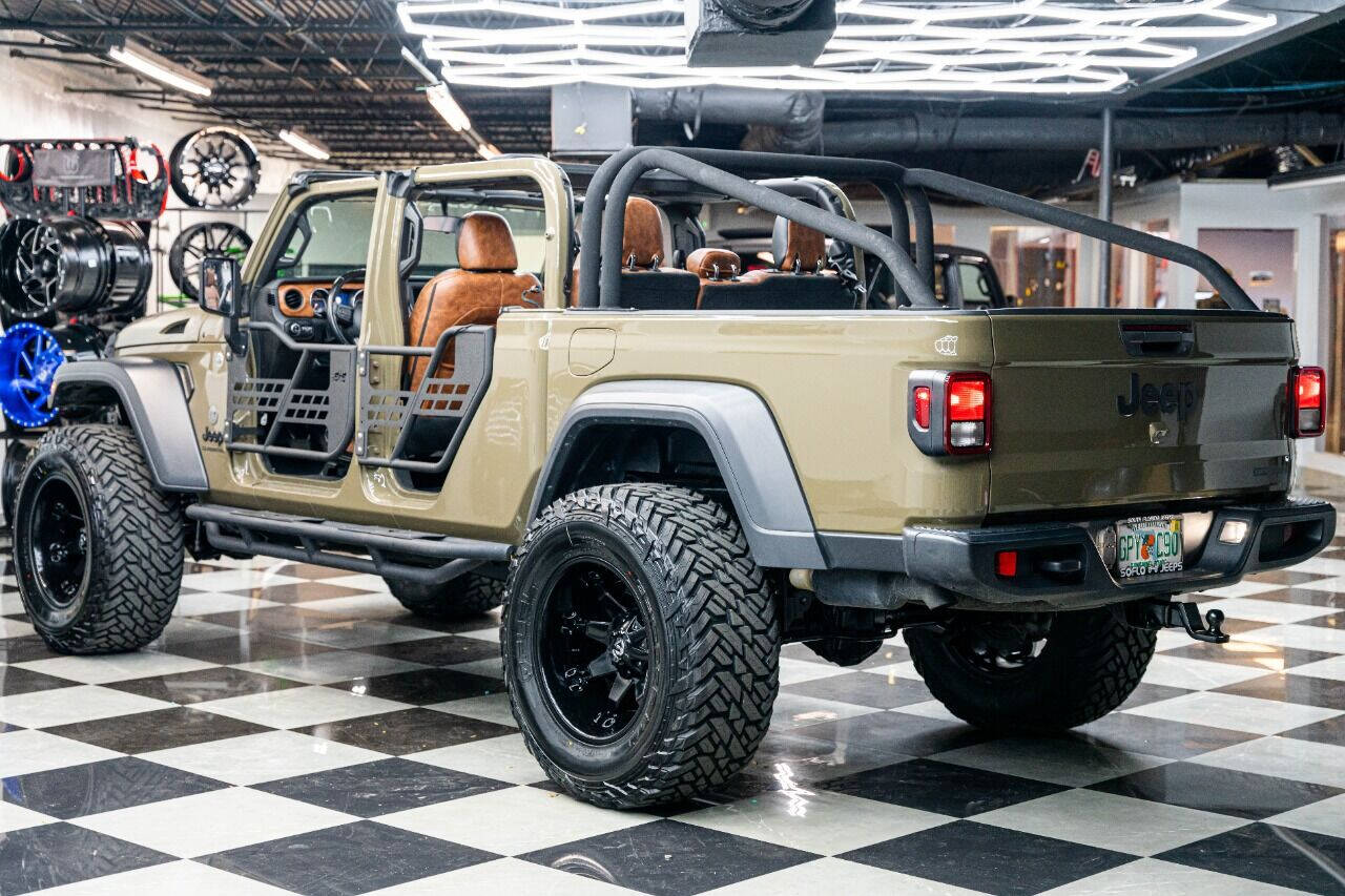 2020 Jeep Gladiator Pickup - $54,999