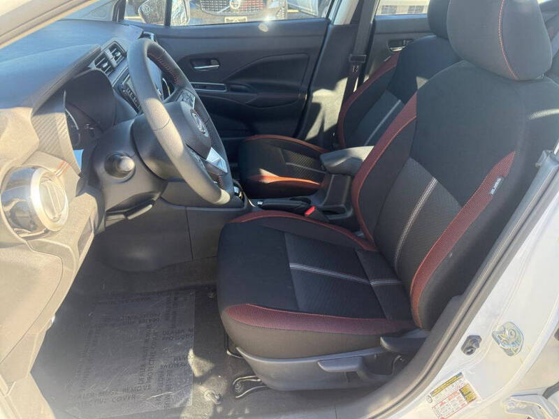 2025 Nissan Versa SR