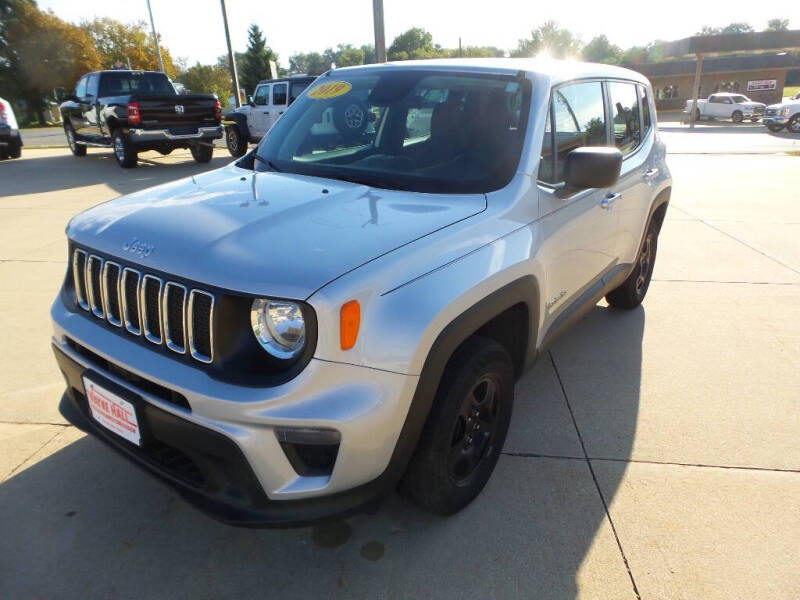 Used 2019 Jeep Renegade Sport with VIN ZACNJBAB3KPK65553 for sale in Anamosa, IA