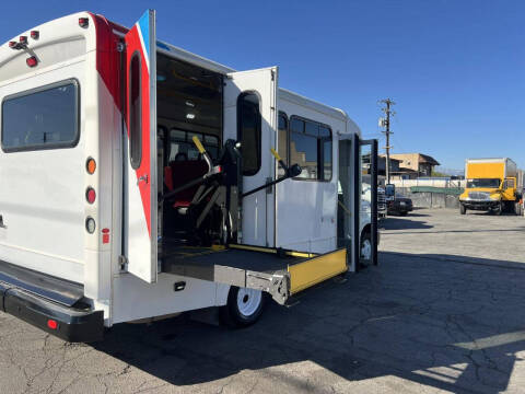 2017 Ford E-Series E-450 SD