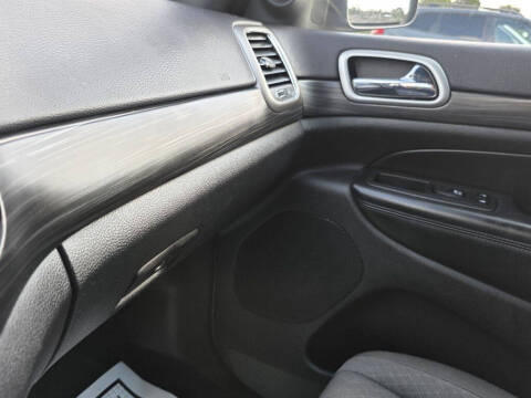 2019 Jeep Grand Cherokee Laredo