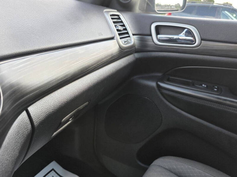 2019 Jeep Grand Cherokee Laredo