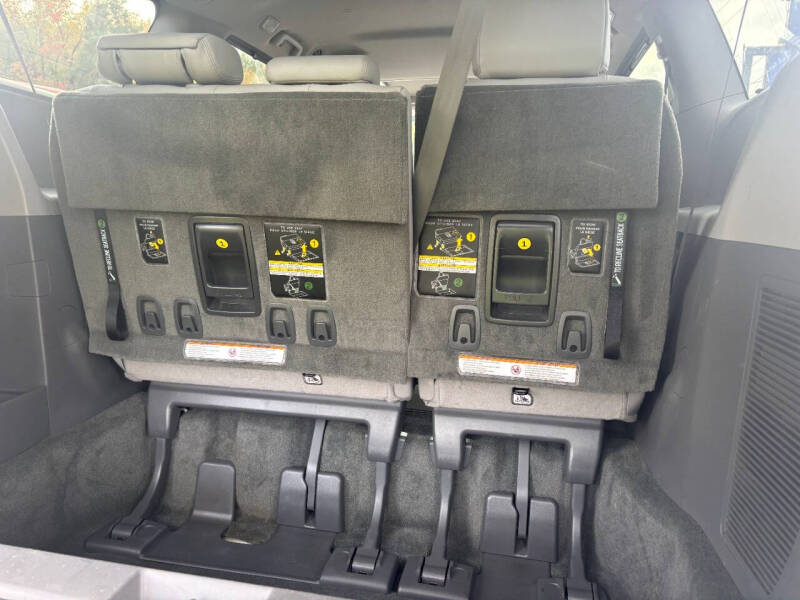 2017 Toyota Sienna XLE 7-Passenger