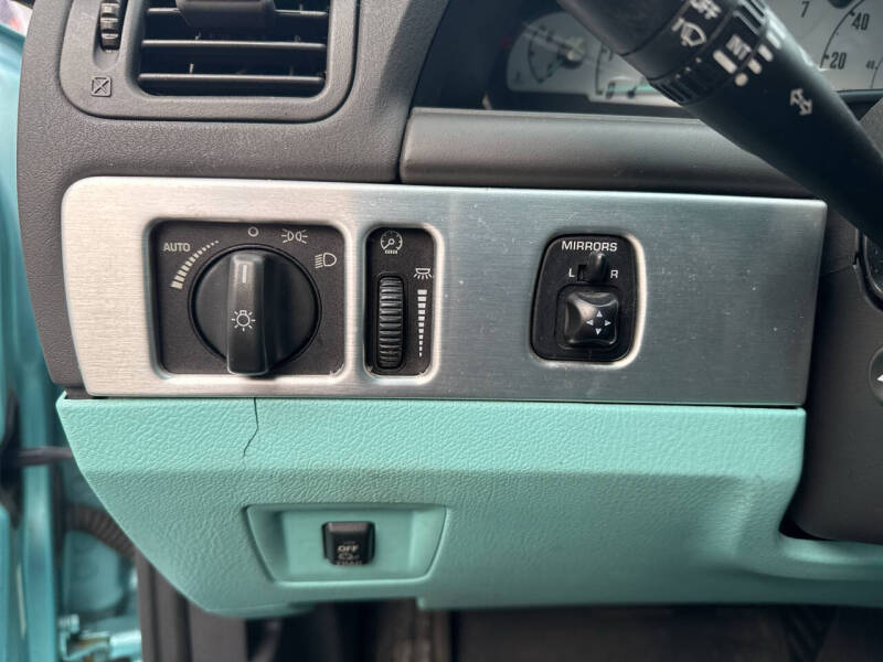 2002 Ford Thunderbird Deluxe