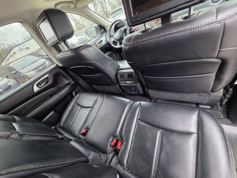 2017 Nissan Pathfinder Platinum