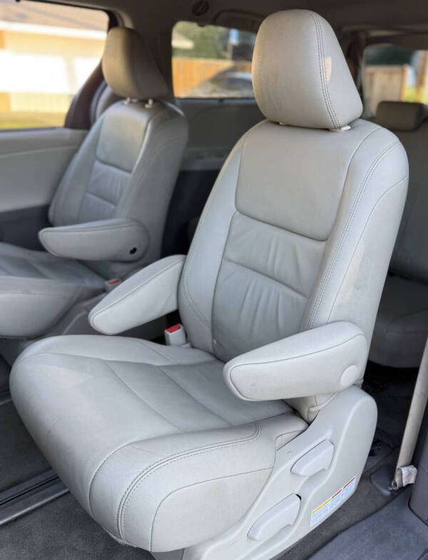 2017 Toyota Sienna XLE 7-Passenger