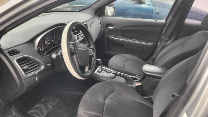 2013 Chrysler 200 LX