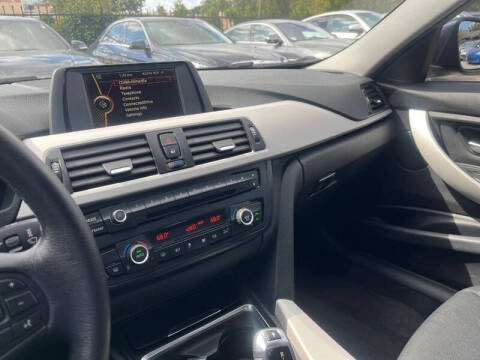 2014 BMW 3 Series 320i