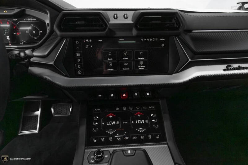 2025 Lamborghini Urus SE