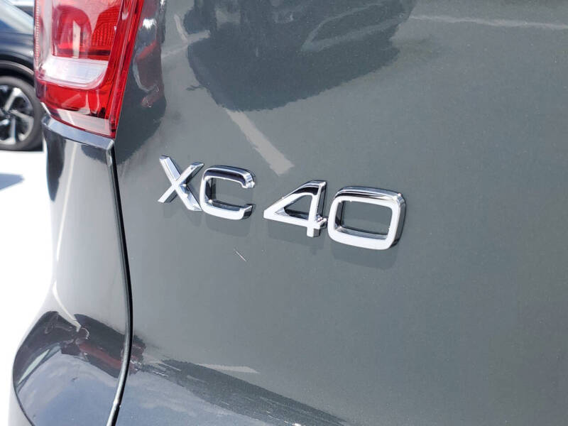 2026 Volvo XC40 B4 Plus