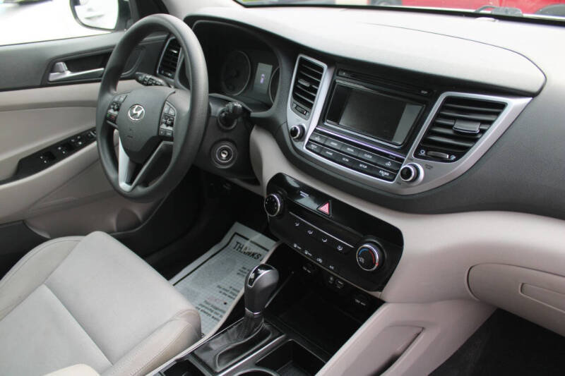 2016 Hyundai Tucson SE