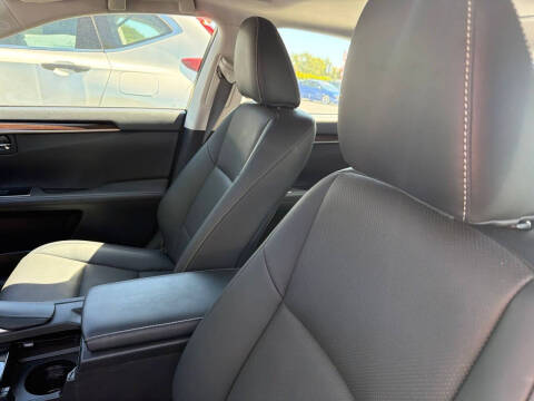 2016 Lexus ES 300h