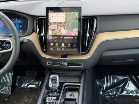 2026 Volvo XC60 T8 Plus