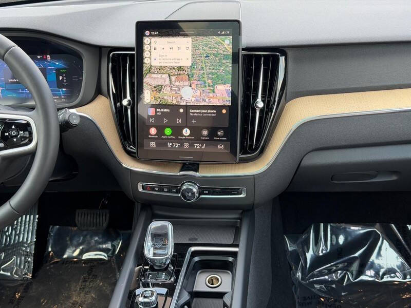 2026 Volvo XC60 T8 Plus