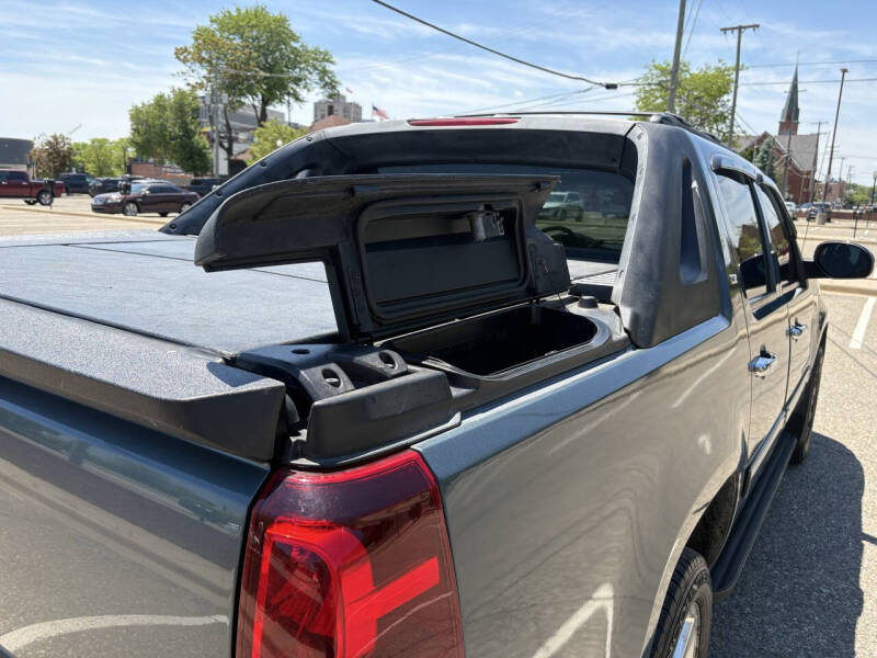 2011 Chevrolet Avalanche LT