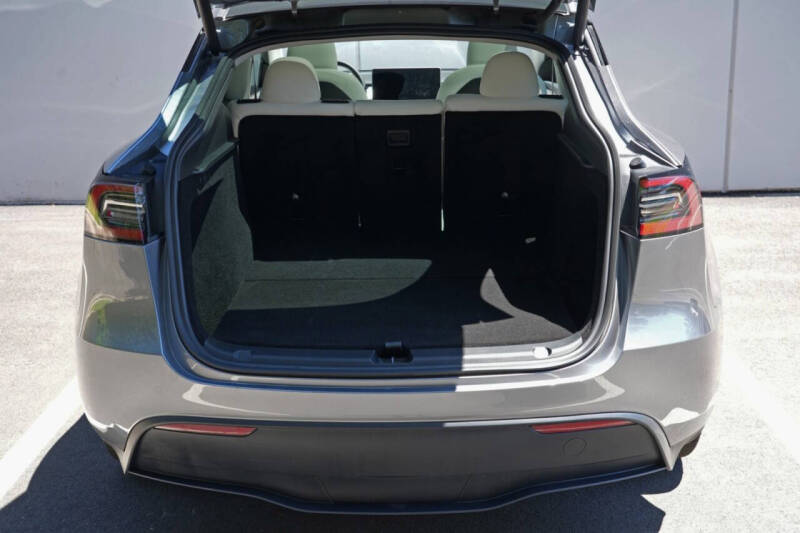 2024 Tesla Model Y Long Range