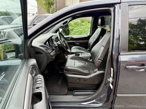 2013 Dodge Grand Caravan R/T