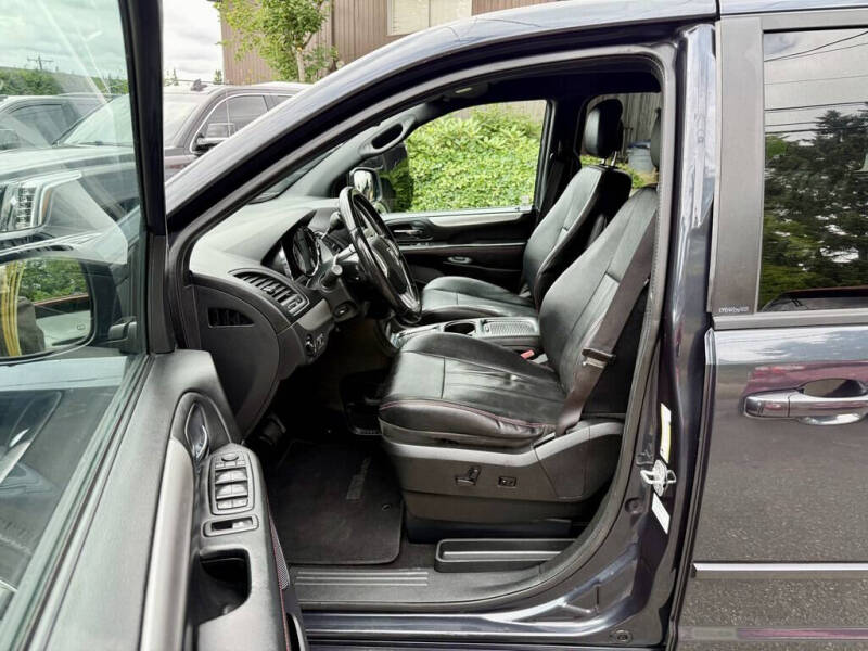 2013 Dodge Grand Caravan R/T