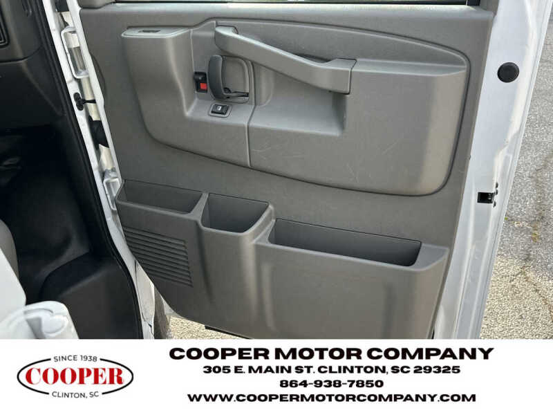 2025 Chevrolet Express LS 3500