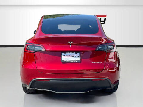 2024 Tesla Model Y Long Range
