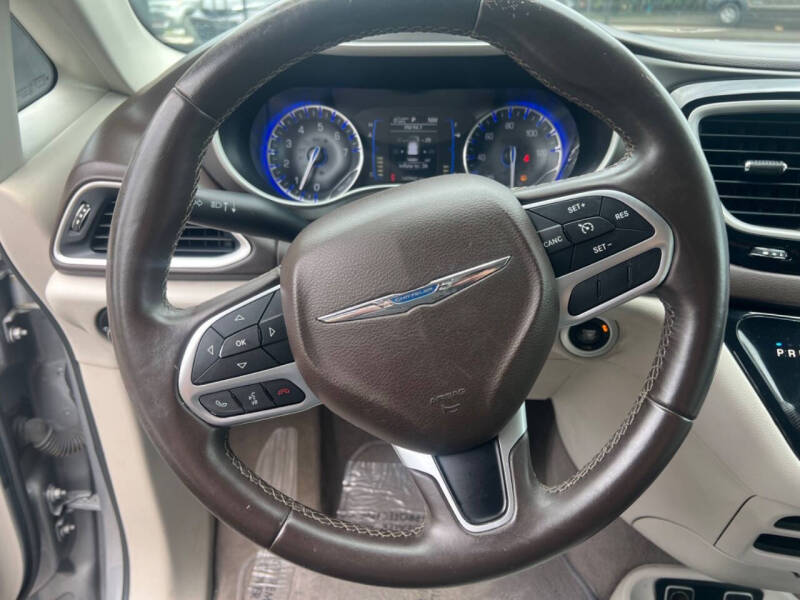 2017 Chrysler Pacifica Touring Plus