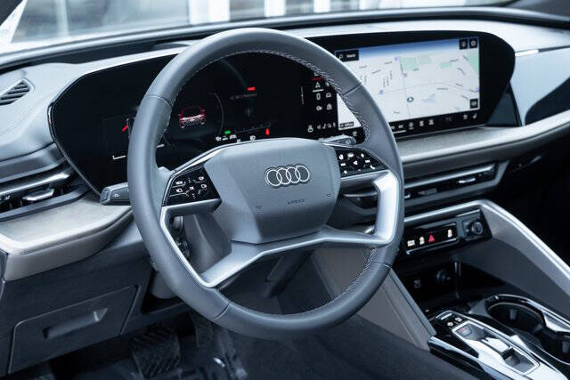 2025 Audi Q5 quattro Premium Plus TFSI