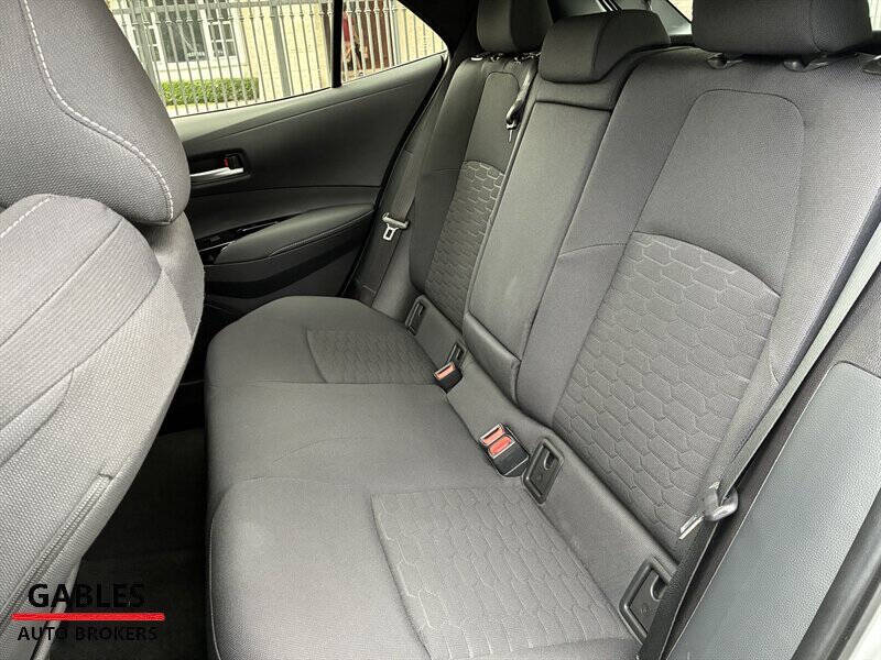 2025 Toyota Corolla Hatchback SE