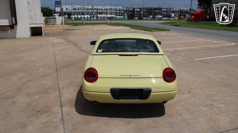 2005 Ford Thunderbird
