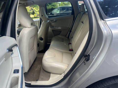 2012 Volvo XC60 T6 R-Design Platinum