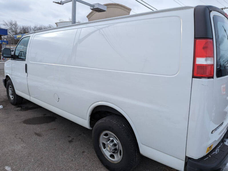 2021 Chevrolet Express 2500