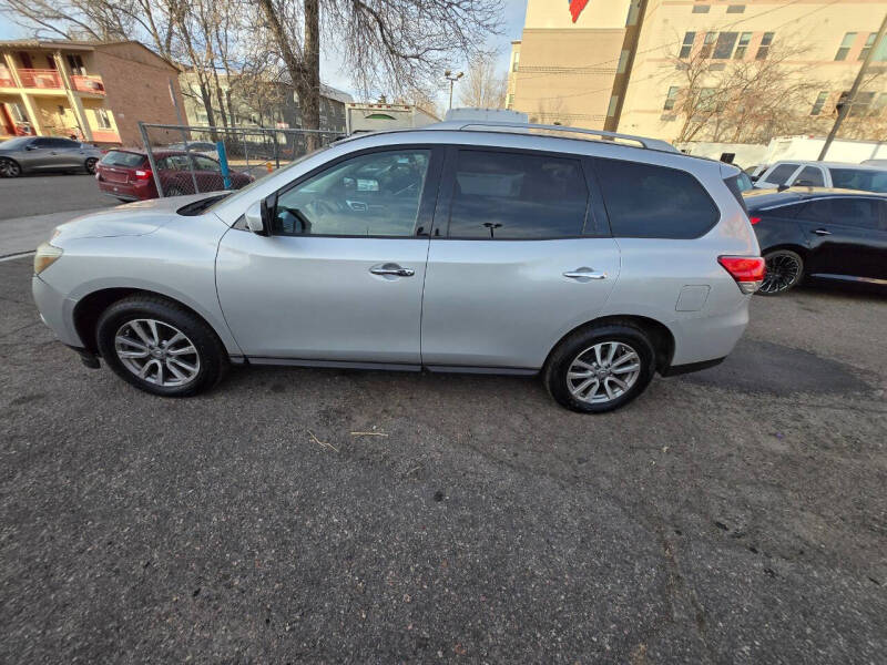 2015 Nissan Pathfinder SV