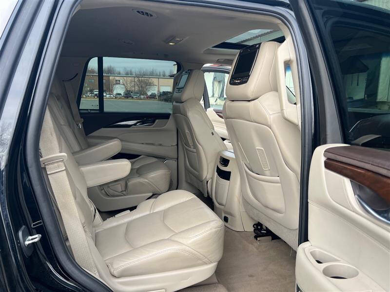 2017 Cadillac Escalade Luxury